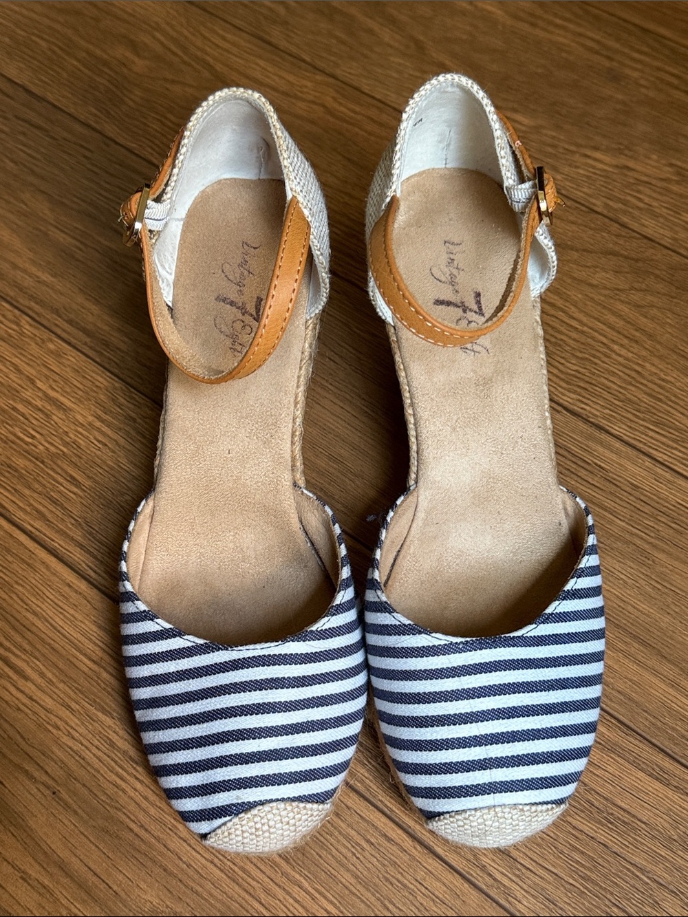 Striped Navy and White Espadrille Wedge Sandals Vintage 7 Eight size 7